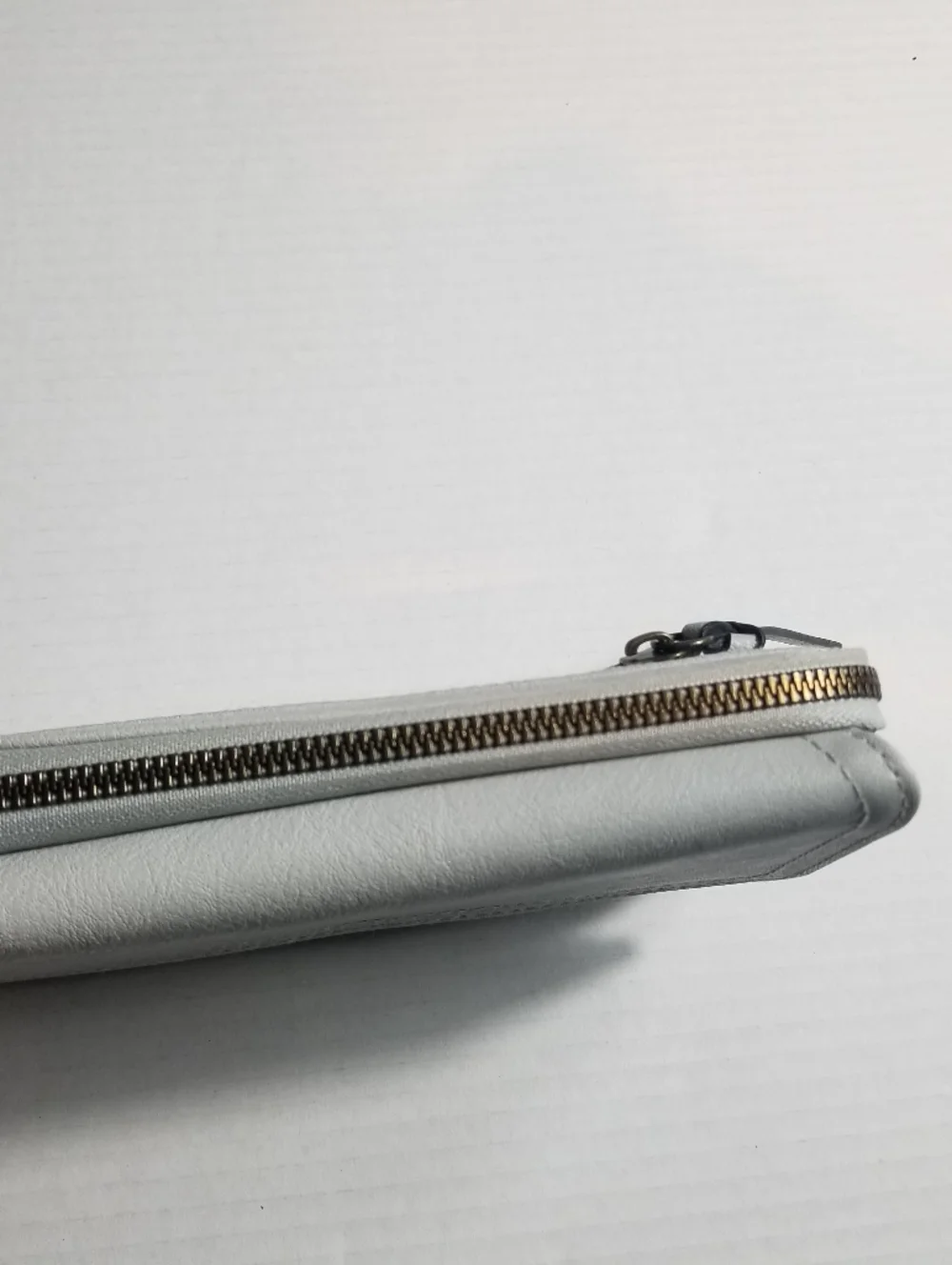 GRAY MULTI COMPARTMENT WALLET